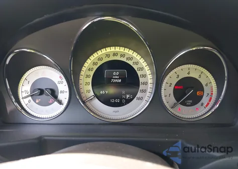 2015 Mercedes-Benz Glk 350 4Matic z USA, uszkodzony, nr VIN WDCGG8JB4FG342859